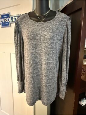 4/$16 TCOT Gray Stretch Long Sleeve Knit Top with Gold Button Cuffs